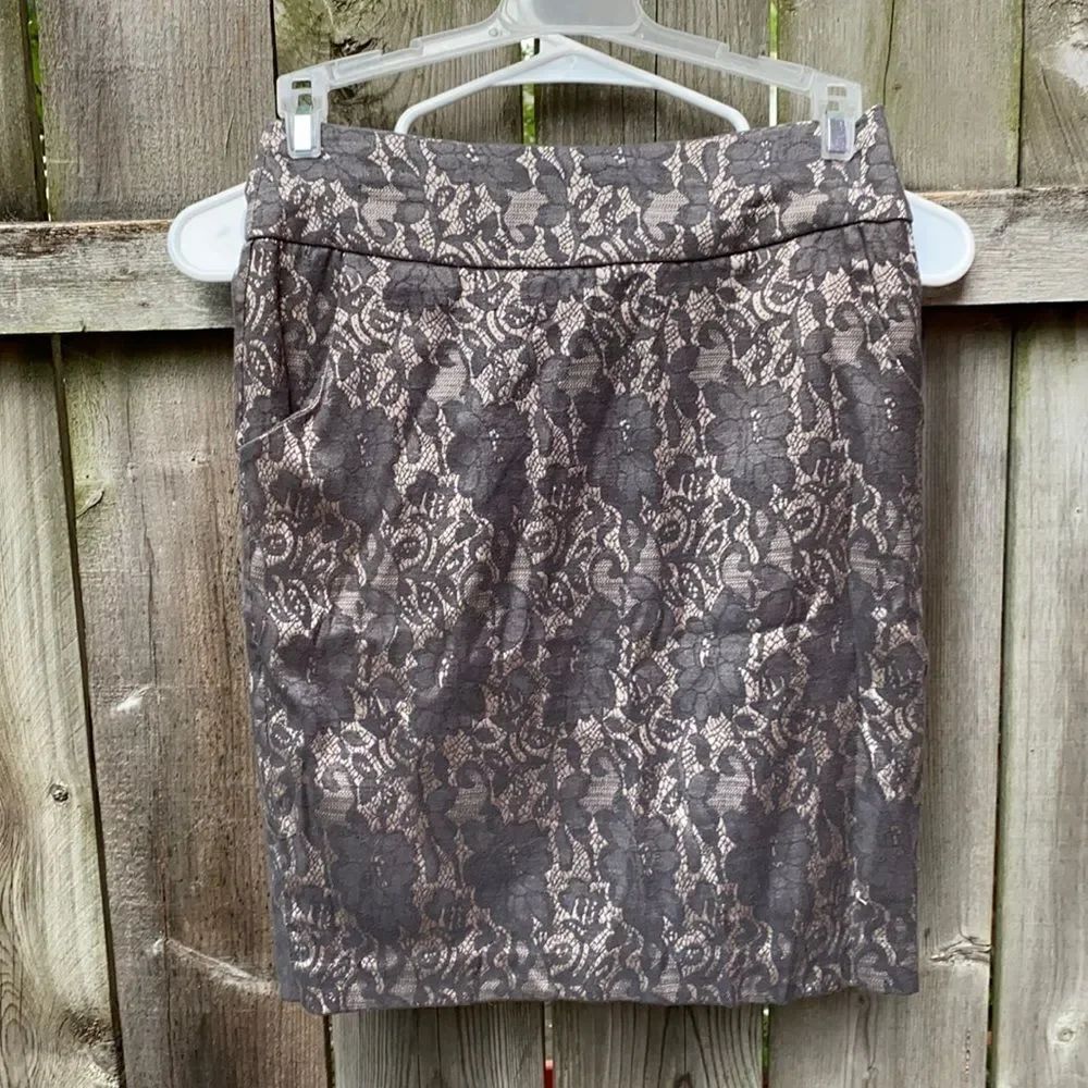 Forever 21 Floral Skirt sz. S